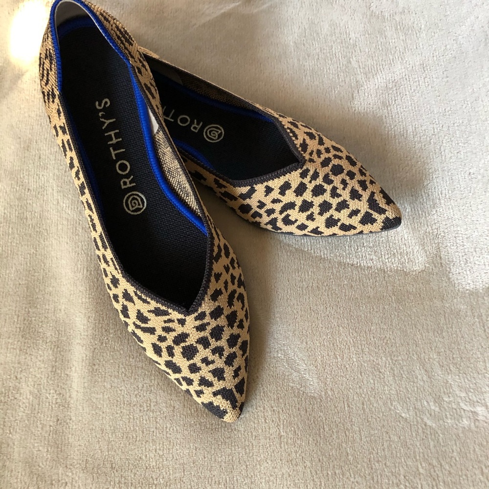 Size 10 Rothys points 🐆